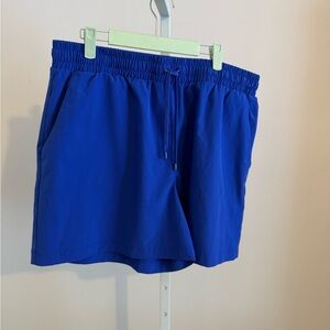 Simply Vera athletic shorts. Color blue. Size XL. Drawstring. Two front pockets.